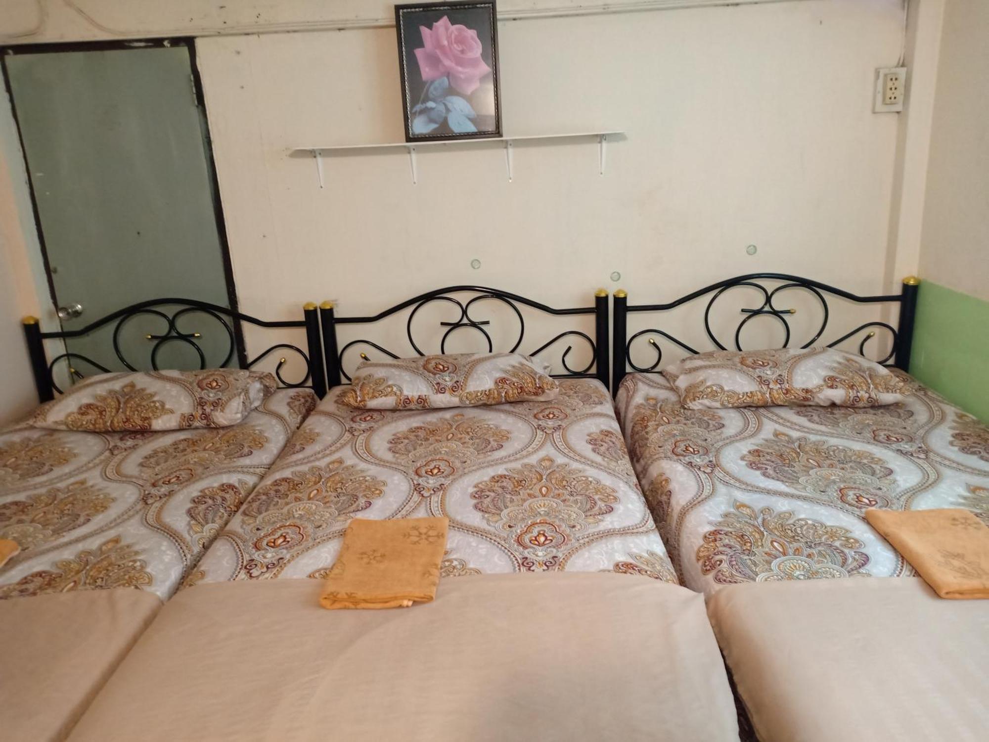 Baanchaokoh Homestay Kanchanaburi Esterno foto