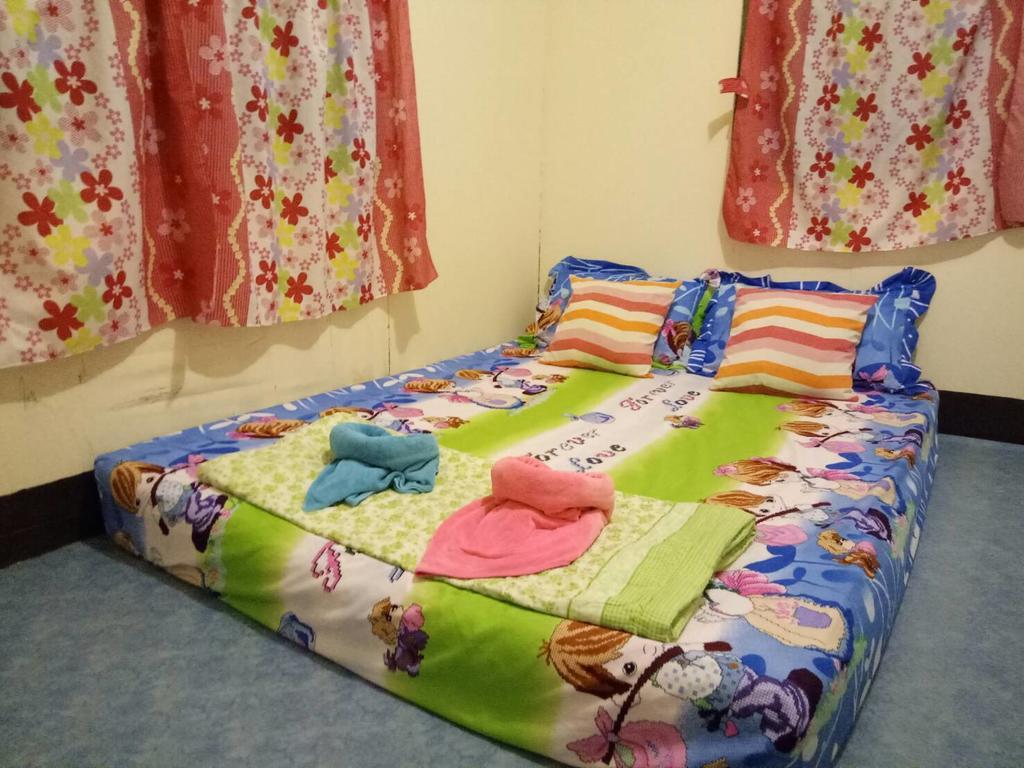 Baanchaokoh Homestay Kanchanaburi Esterno foto