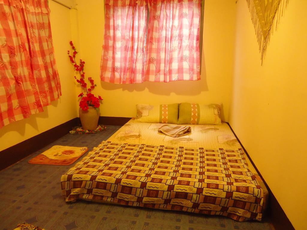 Baanchaokoh Homestay Kanchanaburi Esterno foto