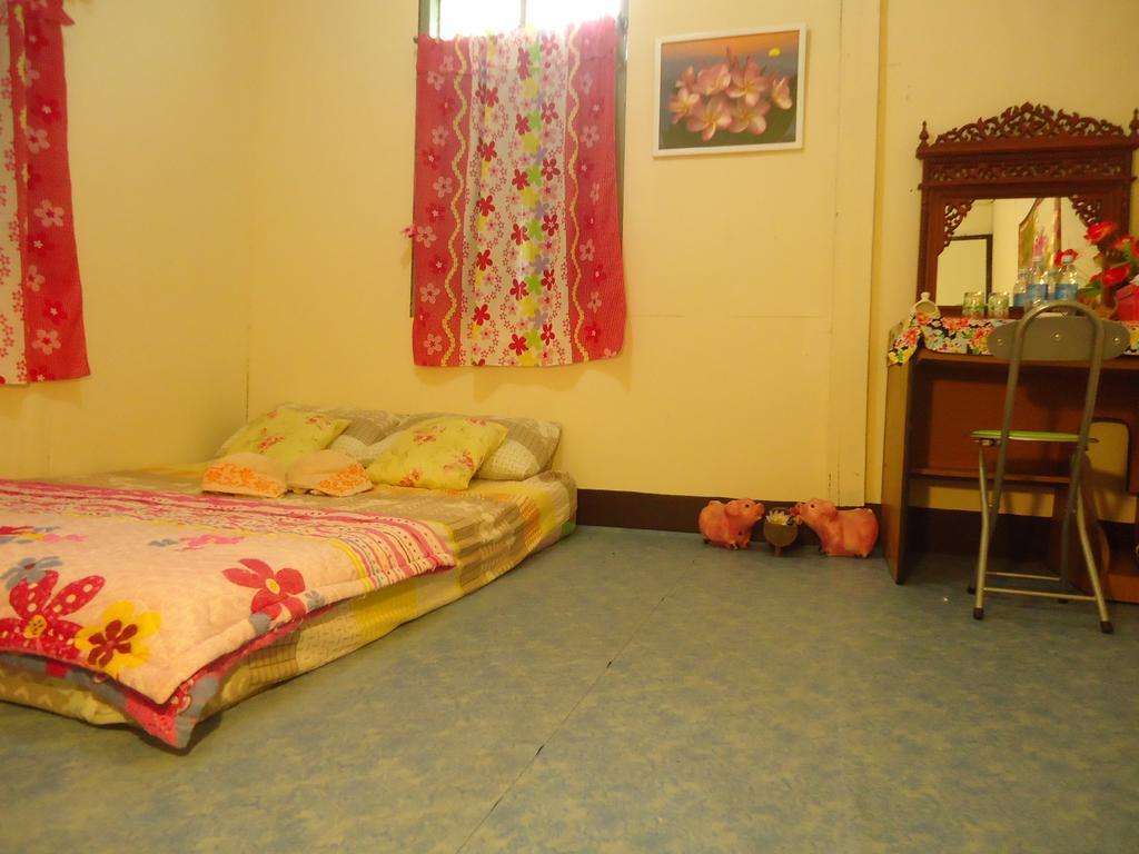 Baanchaokoh Homestay Kanchanaburi Esterno foto